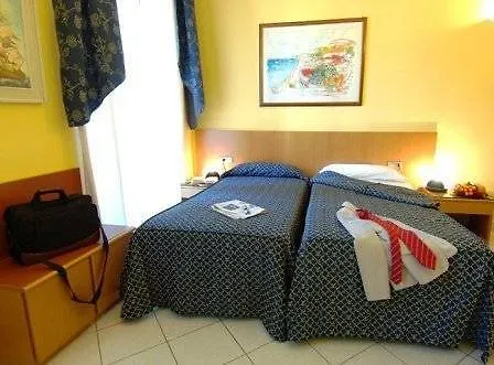 Ξενοδοχείο Ideale 3*