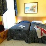 מלון Ideale 3*